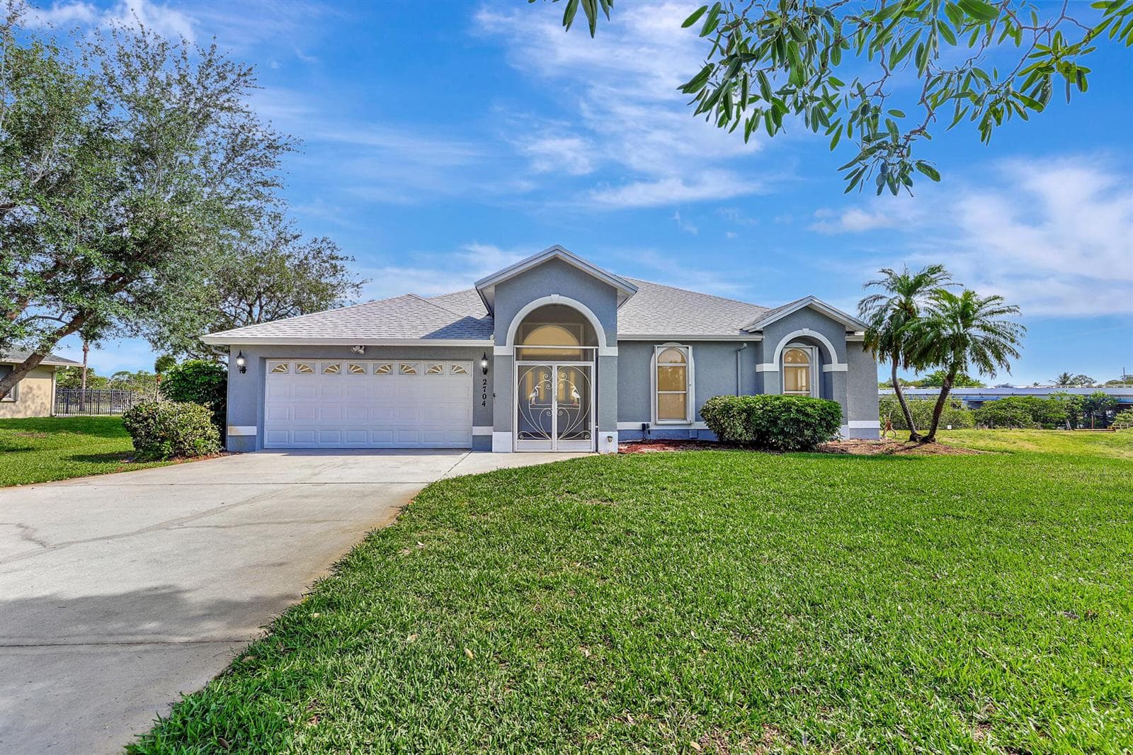2704 SE Eagle Drive 1