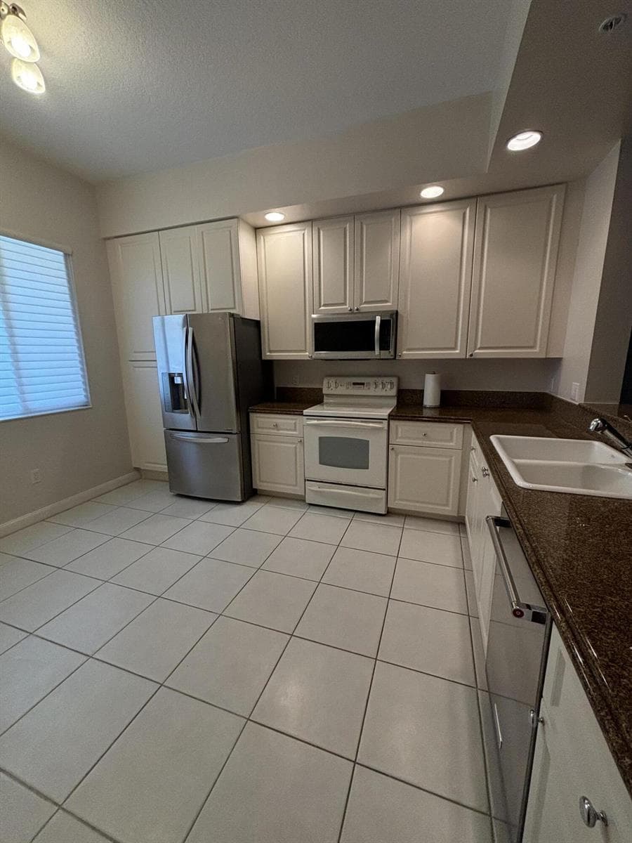 10 E Harbour Isle Dr Drive E 302 photo 3