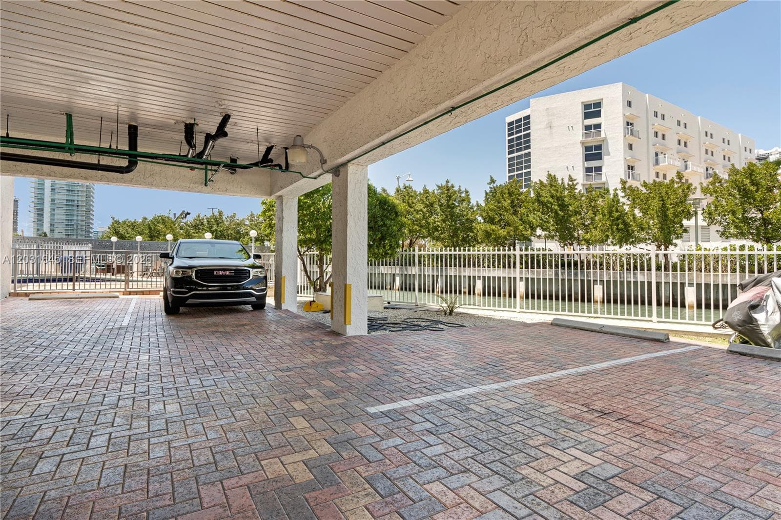1674 Bay Rd 301 photo 19