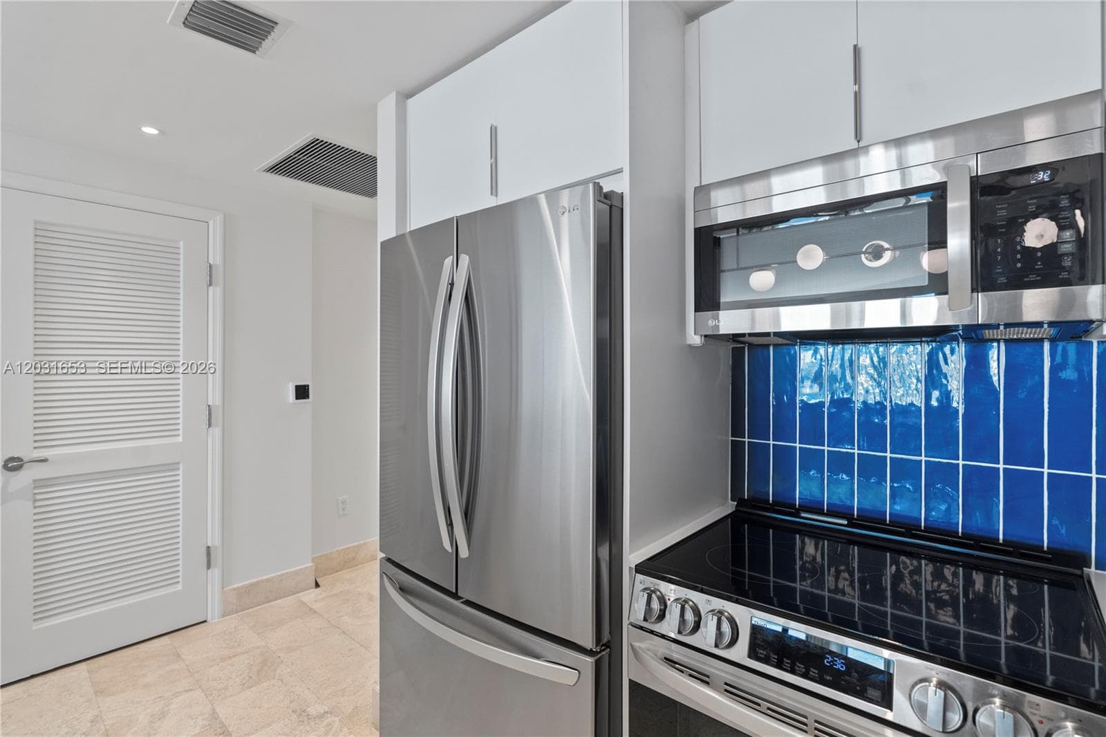 4401 COLLINS AV 1206 photo 13