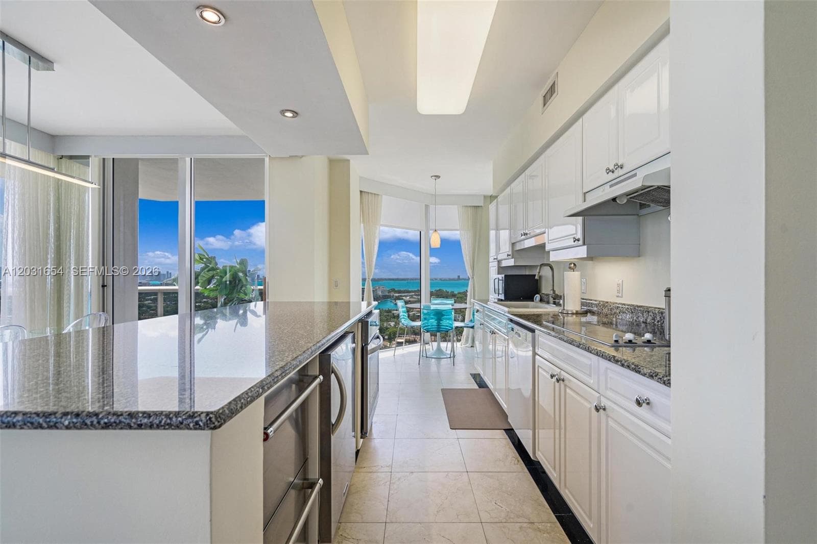 4779 Collins Ave 2305 photo 7