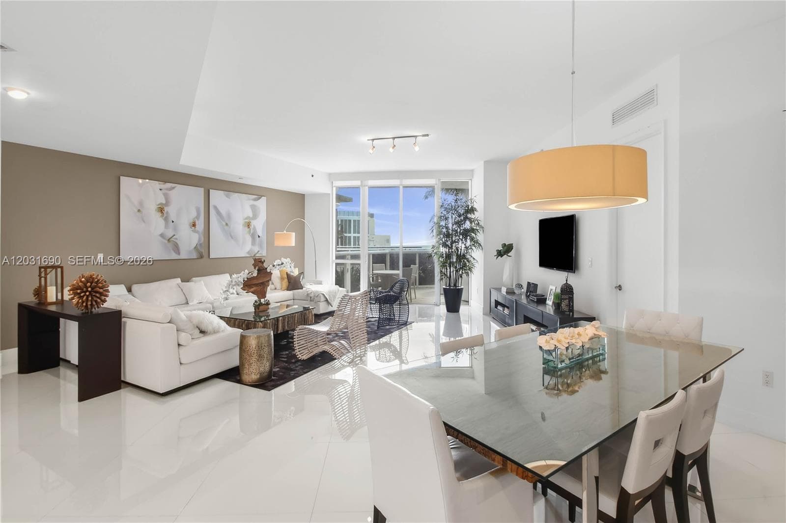 15811 Collins Ave 403 photo 2