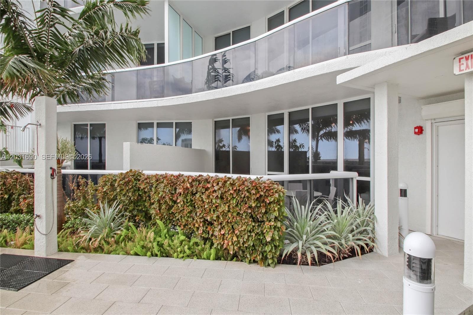15811 Collins Ave 403 photo 12