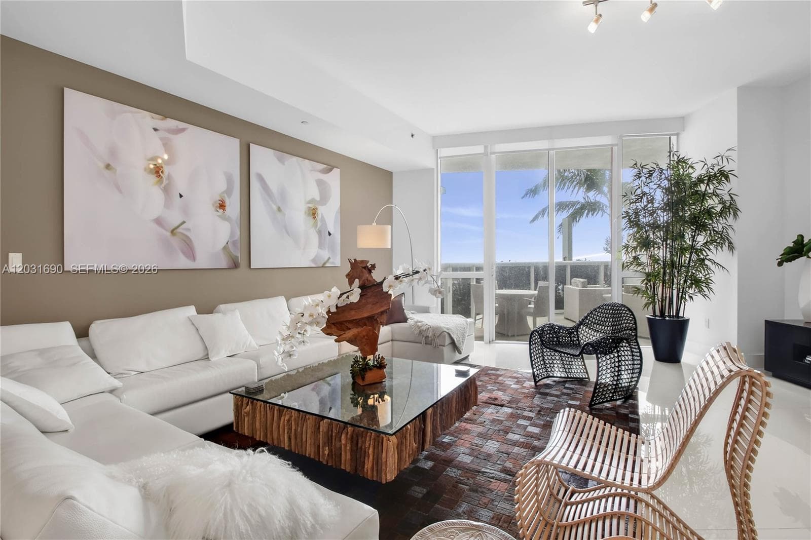 15811 Collins Ave 403 photo 3