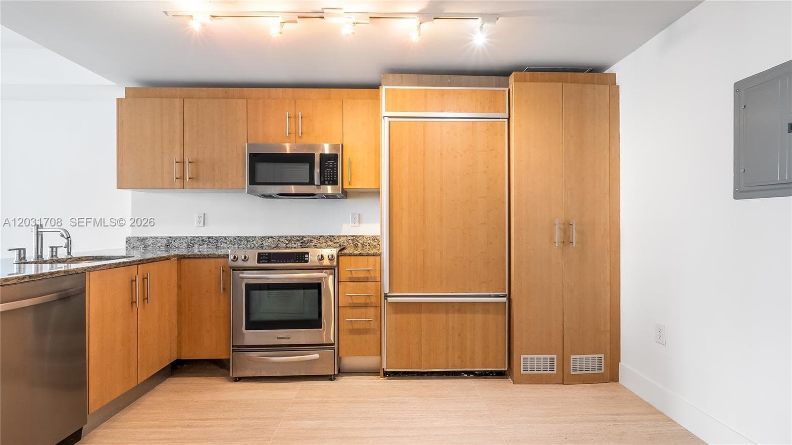 10275 Collins Ave 905 photo 9