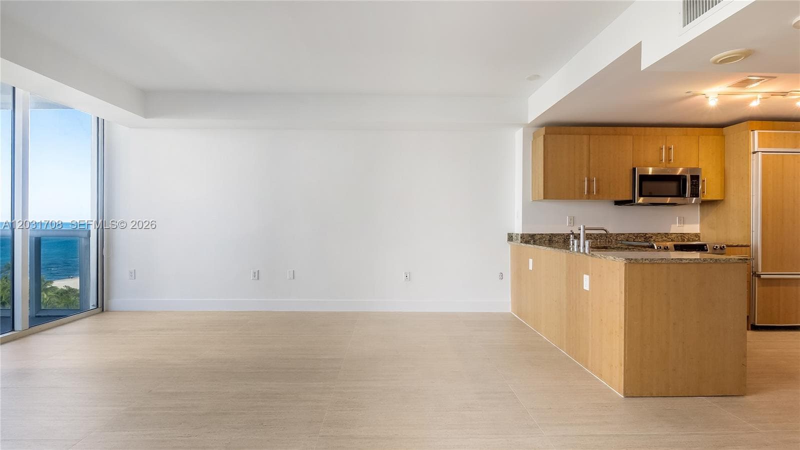 10275 Collins Ave 905 photo 4