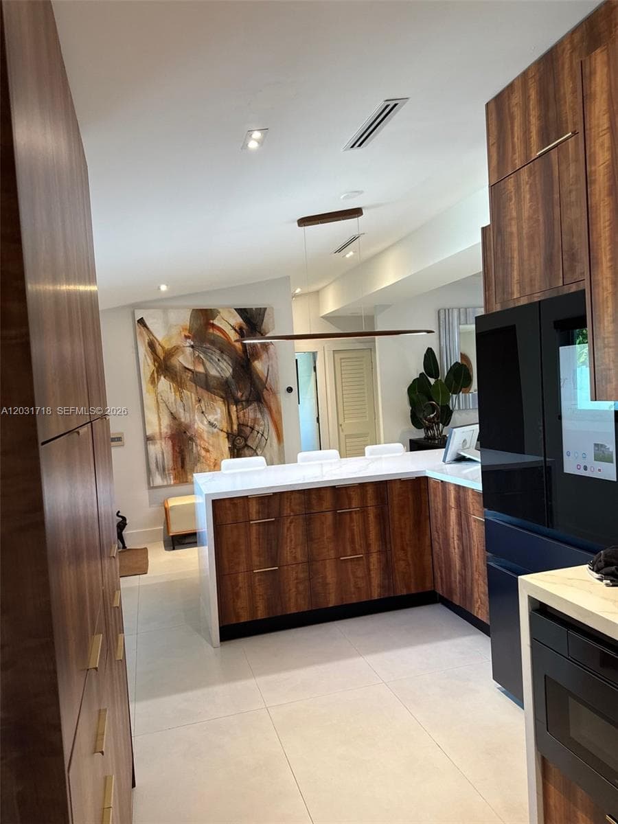 2543 Gulfstream Ln photo 10