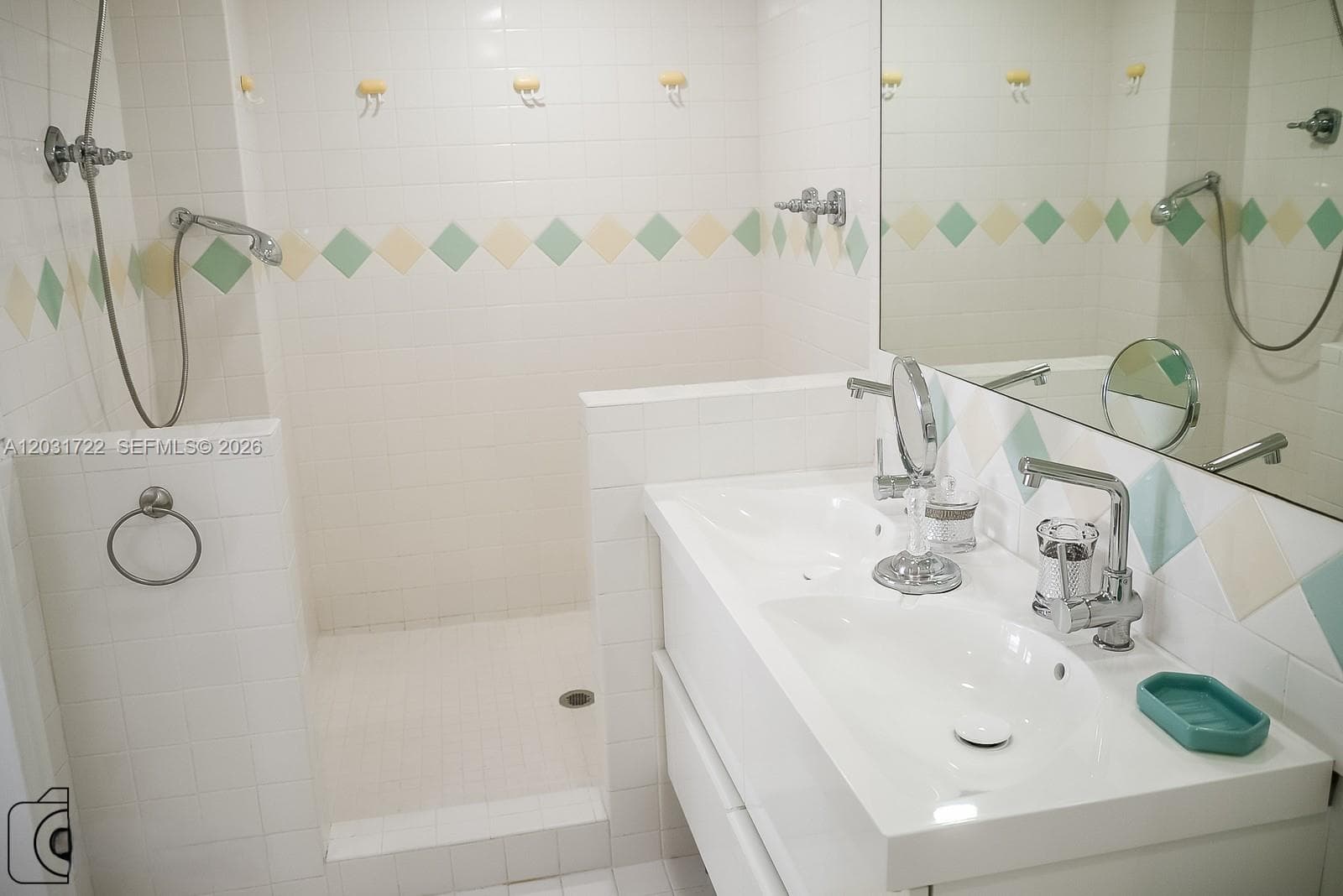 1390 OCEAN DRIVE 201 photo 12