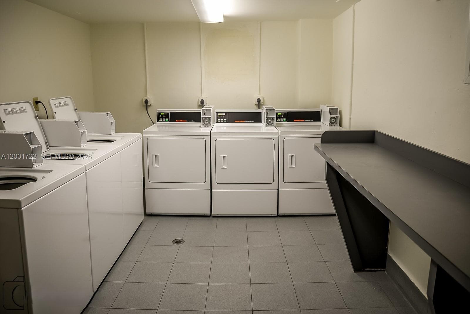 1390 OCEAN DRIVE 201 photo 18