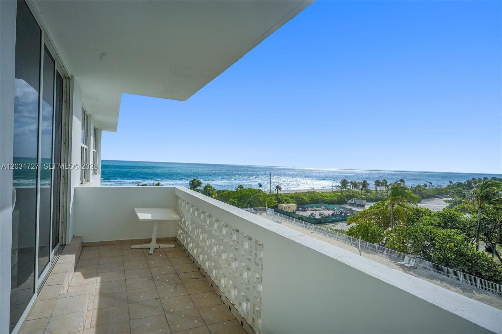 4747 Collins Ave 510 photo 2