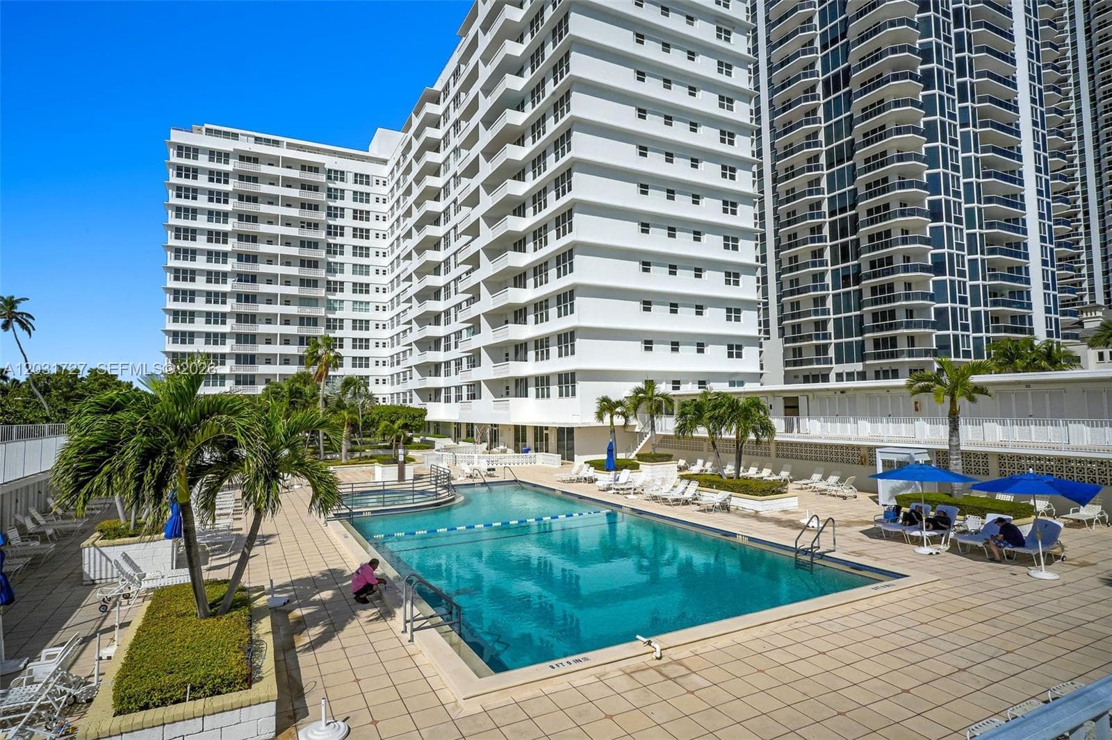 4747 Collins Ave 510 photo 1