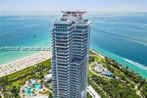 100 S Pointe Dr 3702 photo 3