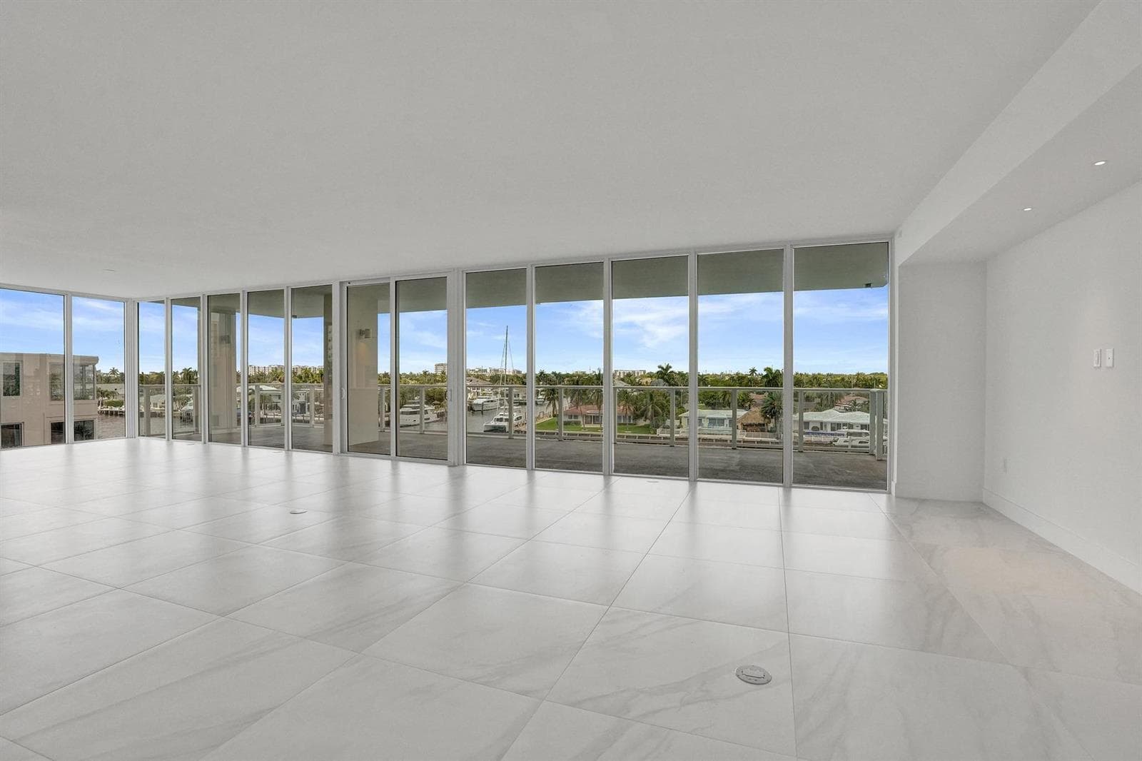 407 N Riverside Drive 401 photo 5