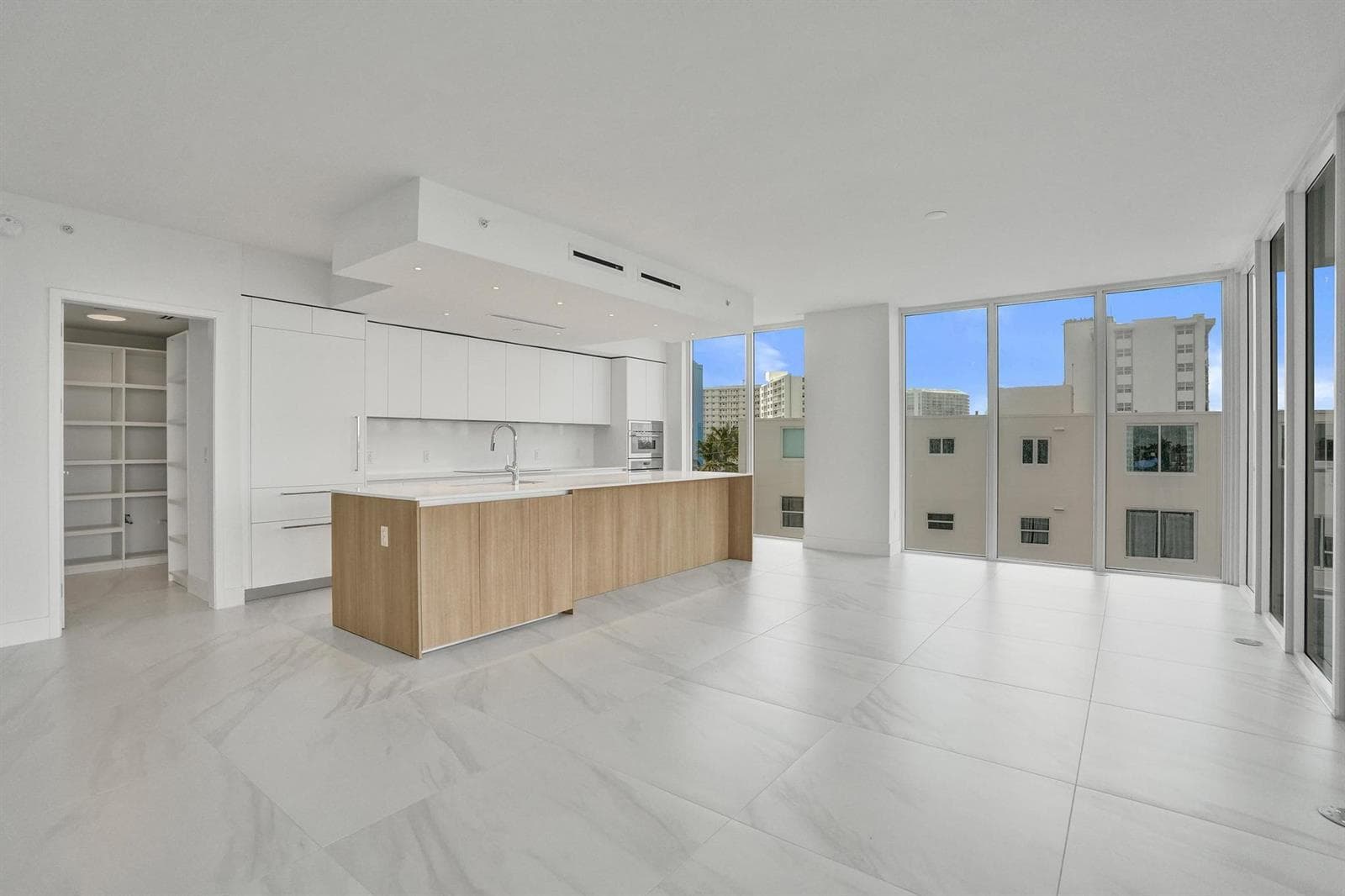 407 N Riverside Drive 401 photo 14