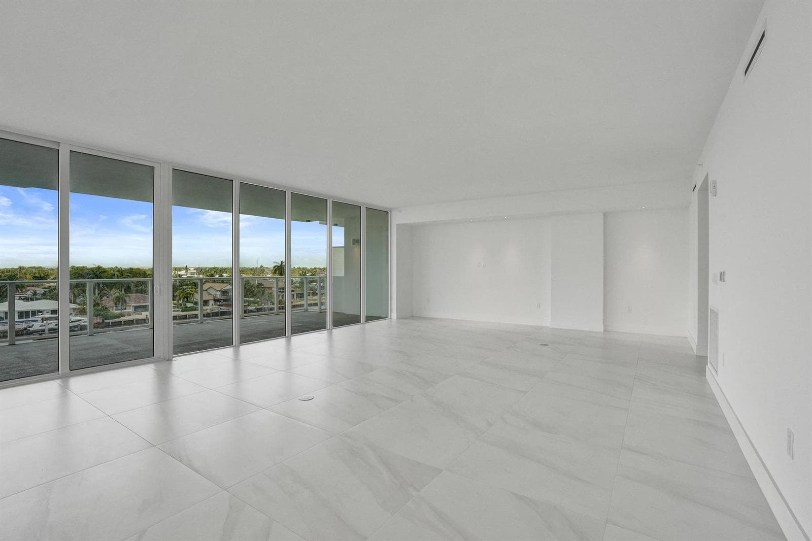 407 N Riverside Drive 401 photo 19