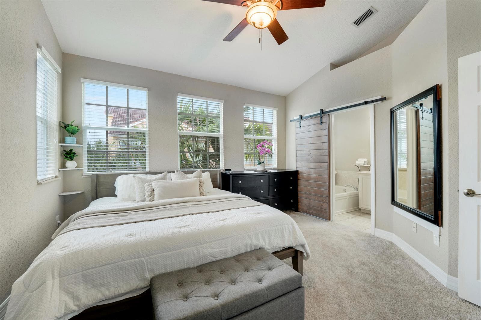 115 Harbors Way photo 16