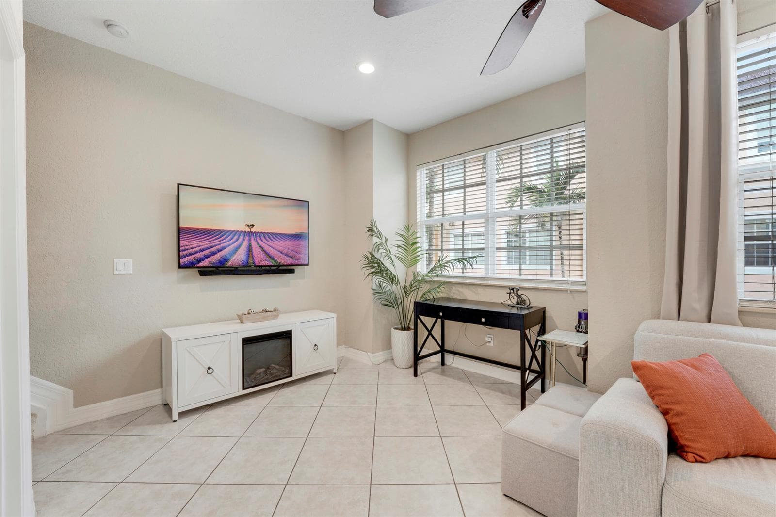115 Harbors Way photo 10