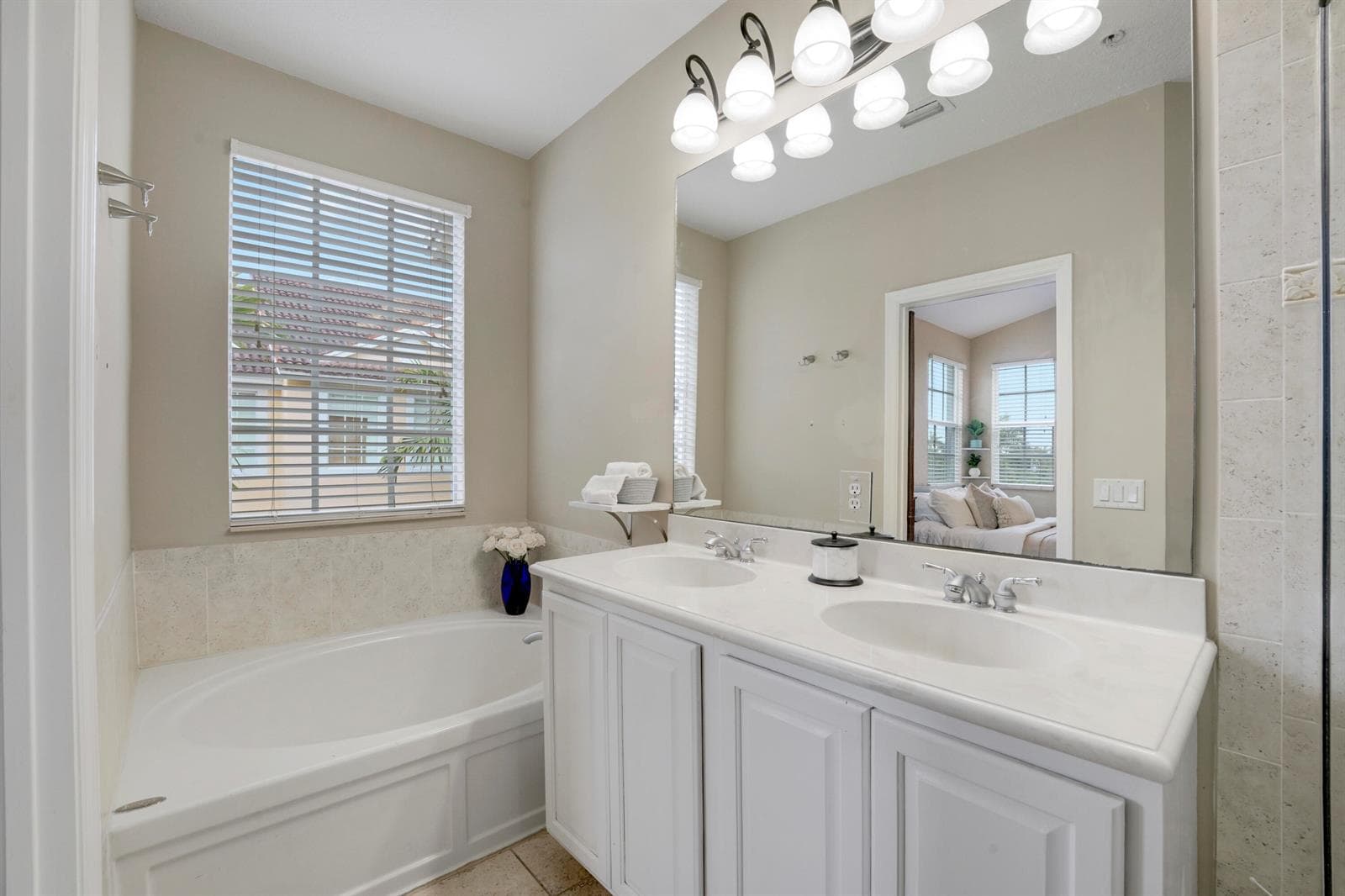 115 Harbors Way photo 18