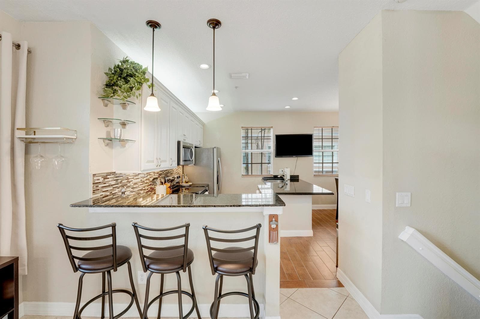 115 Harbors Way photo 4