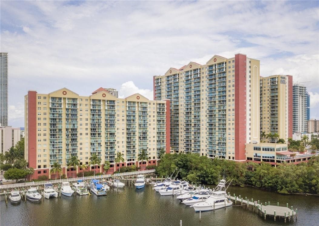 16900 N Bay Road 2-817 photo 13