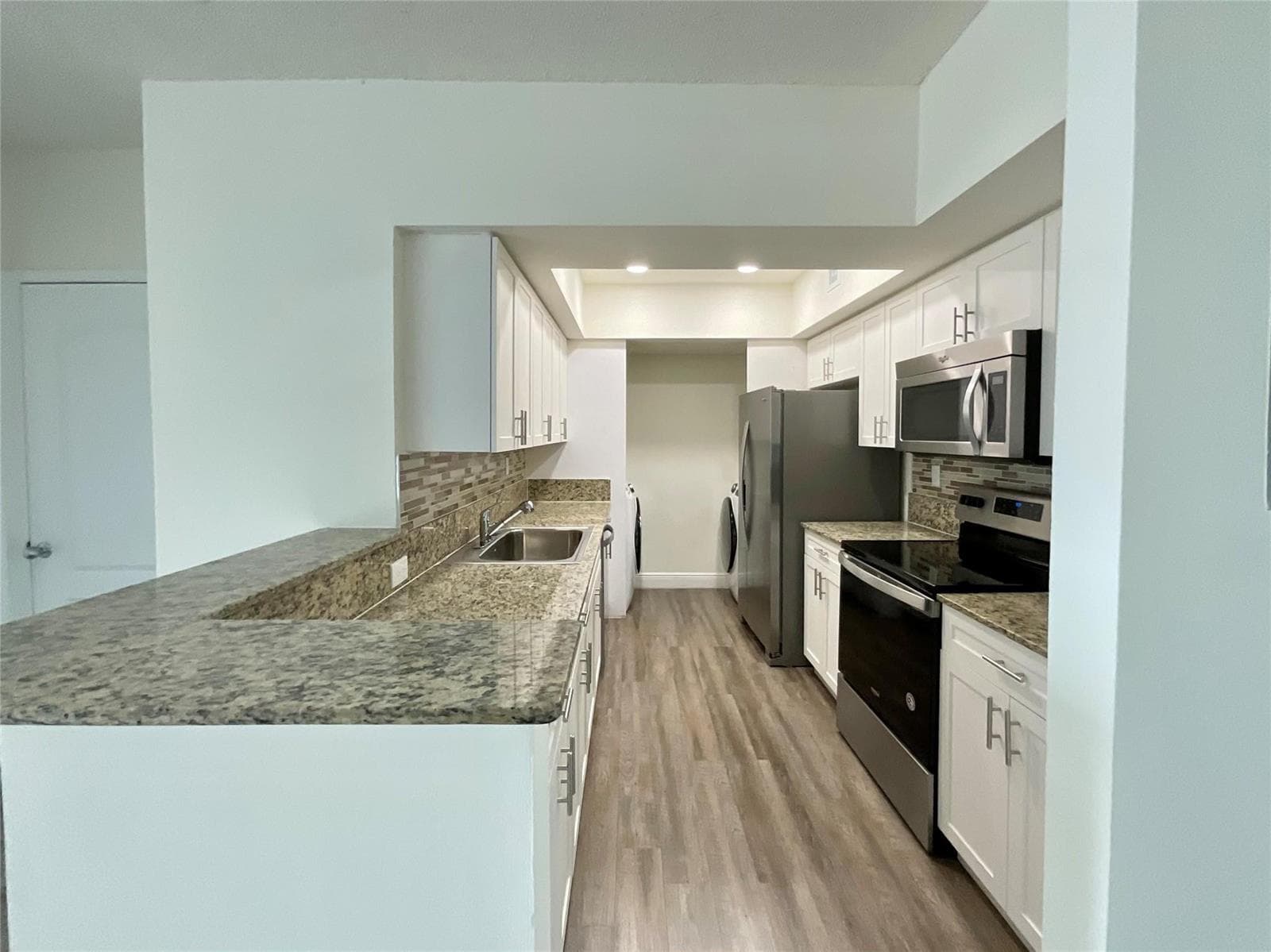 16900 N Bay Road 2-817 photo 1