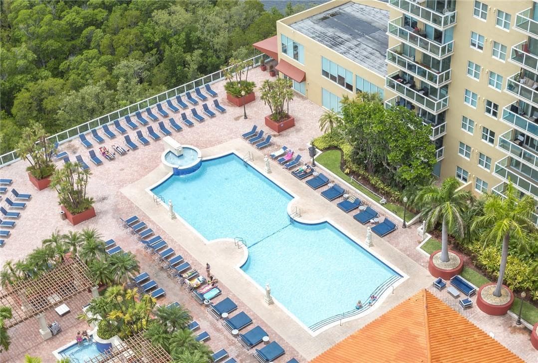 16900 N Bay Road 2-817 photo 15