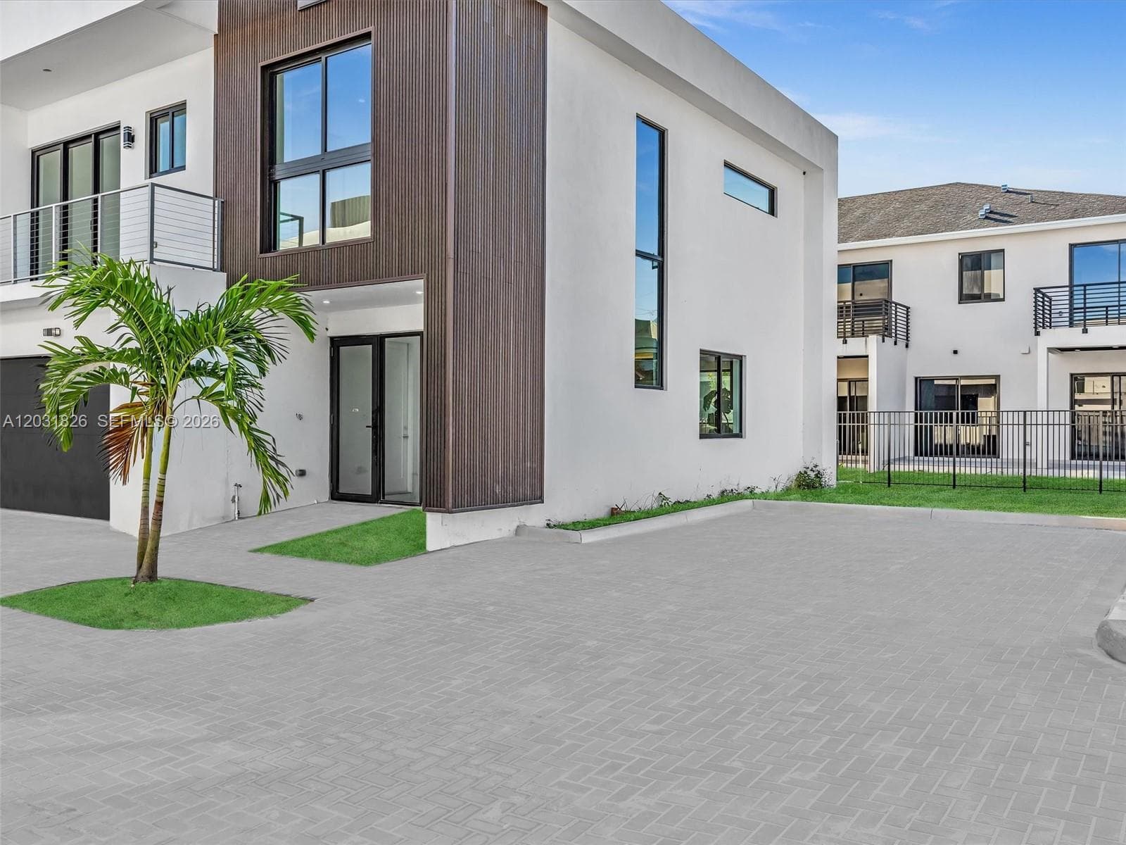 4656 SW 32nd Ave # B1 photo 5