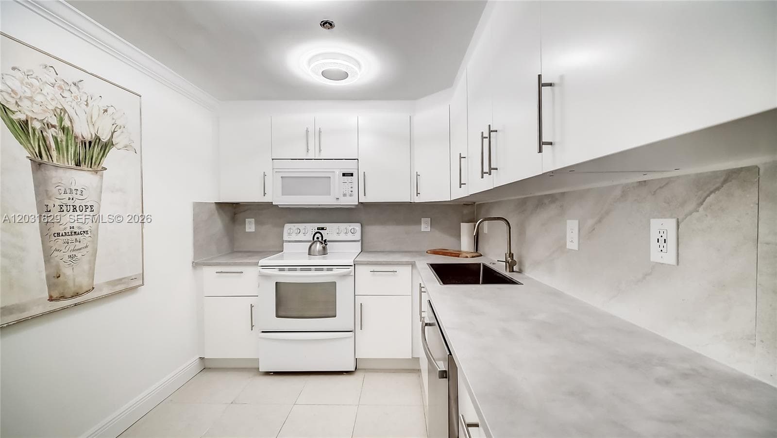 2401 Collins Ave 904 photo 17