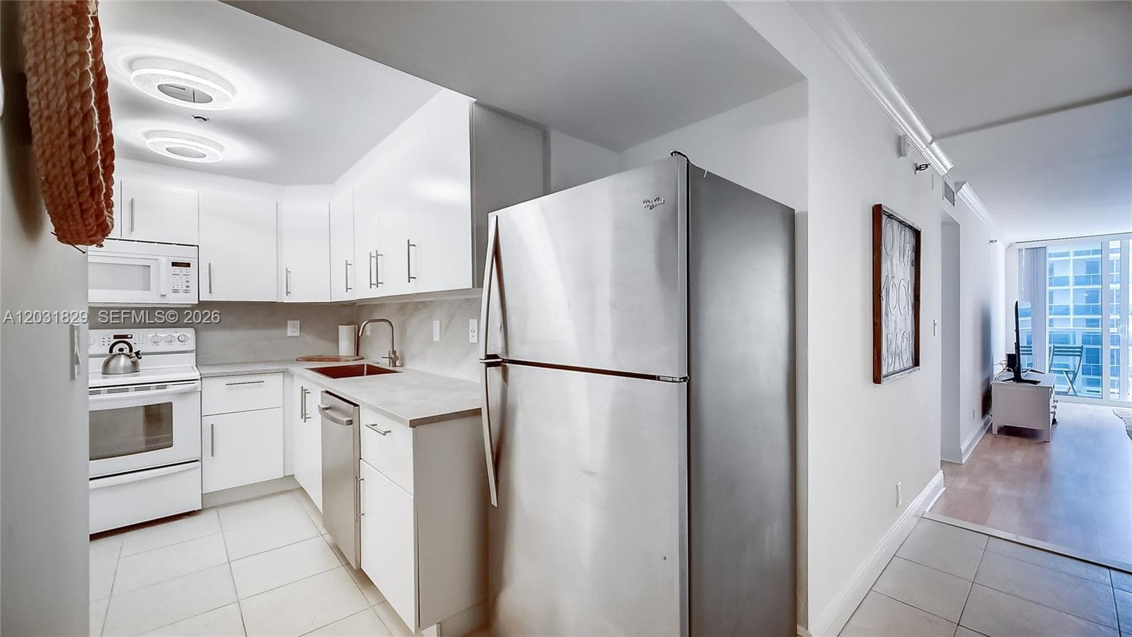 2401 Collins Ave 904 photo 16