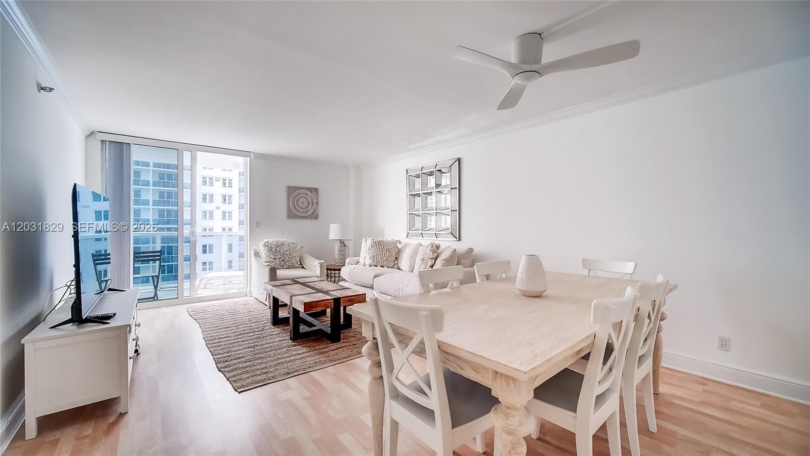 2401 Collins Ave 904 photo 3
