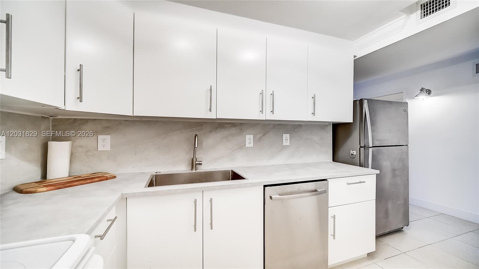 2401 Collins Ave 904 photo 18
