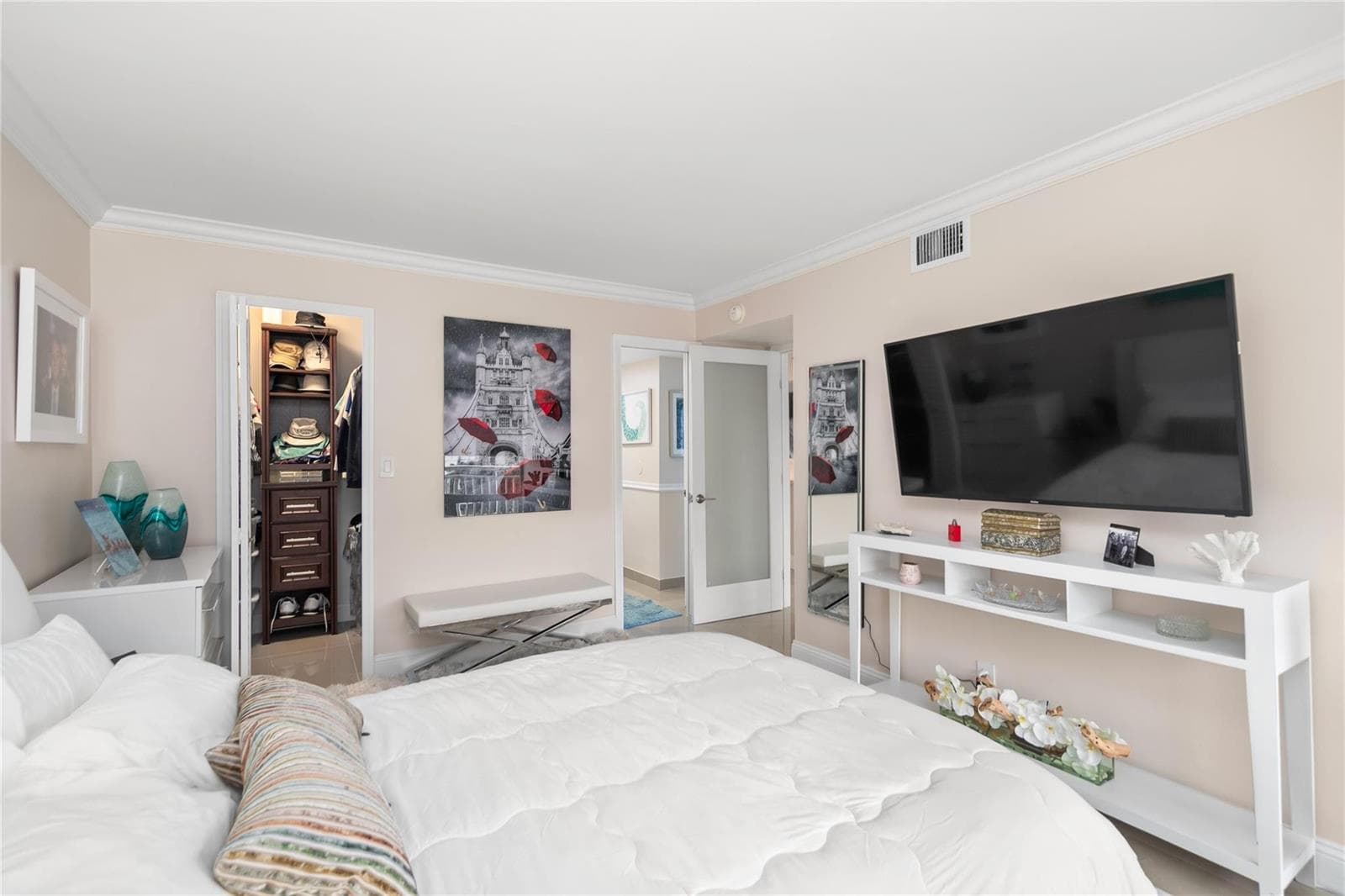 2611 N Riverside Drive 307 photo 18