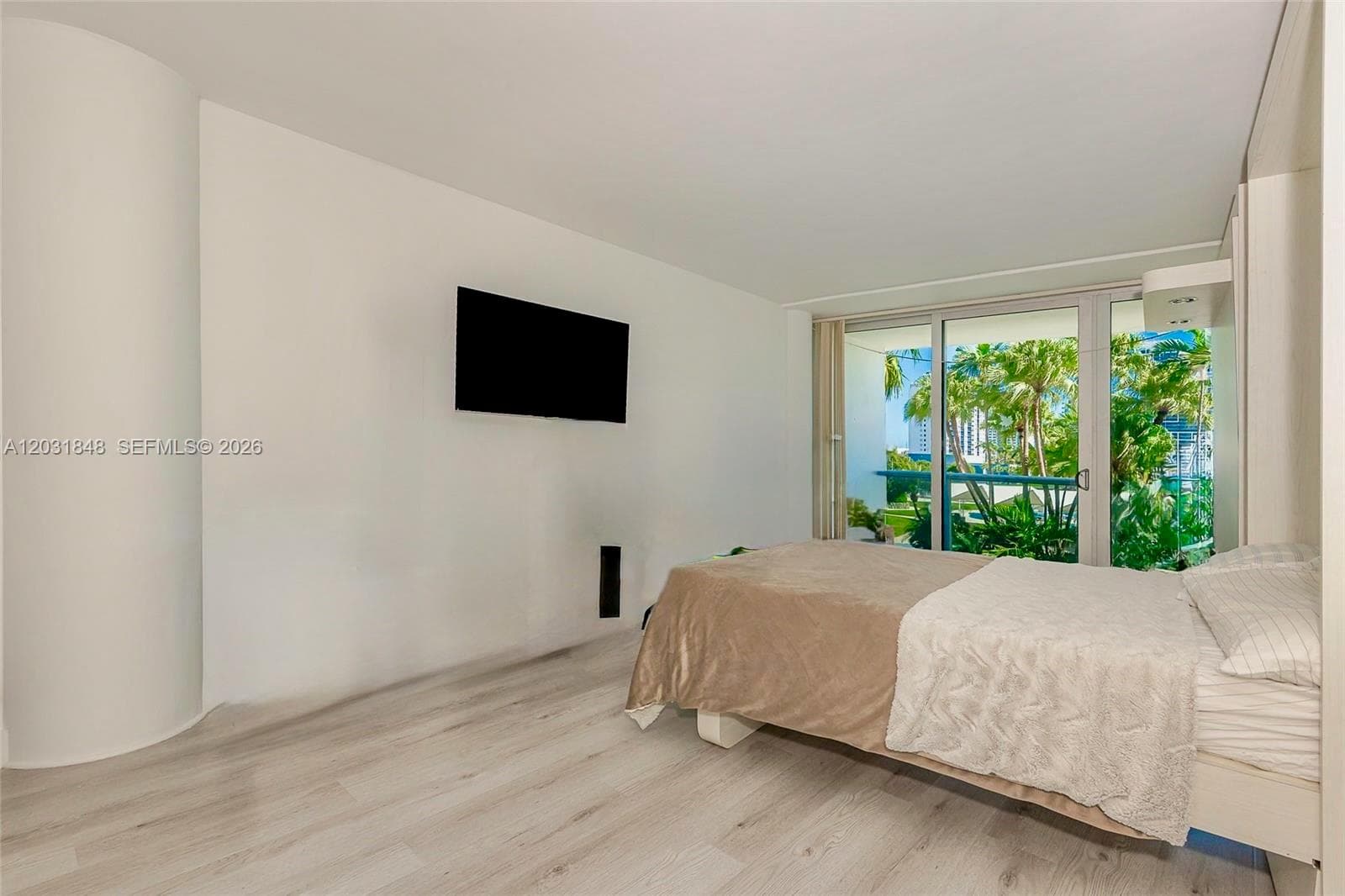 900 Bay Dr 122 photo 19