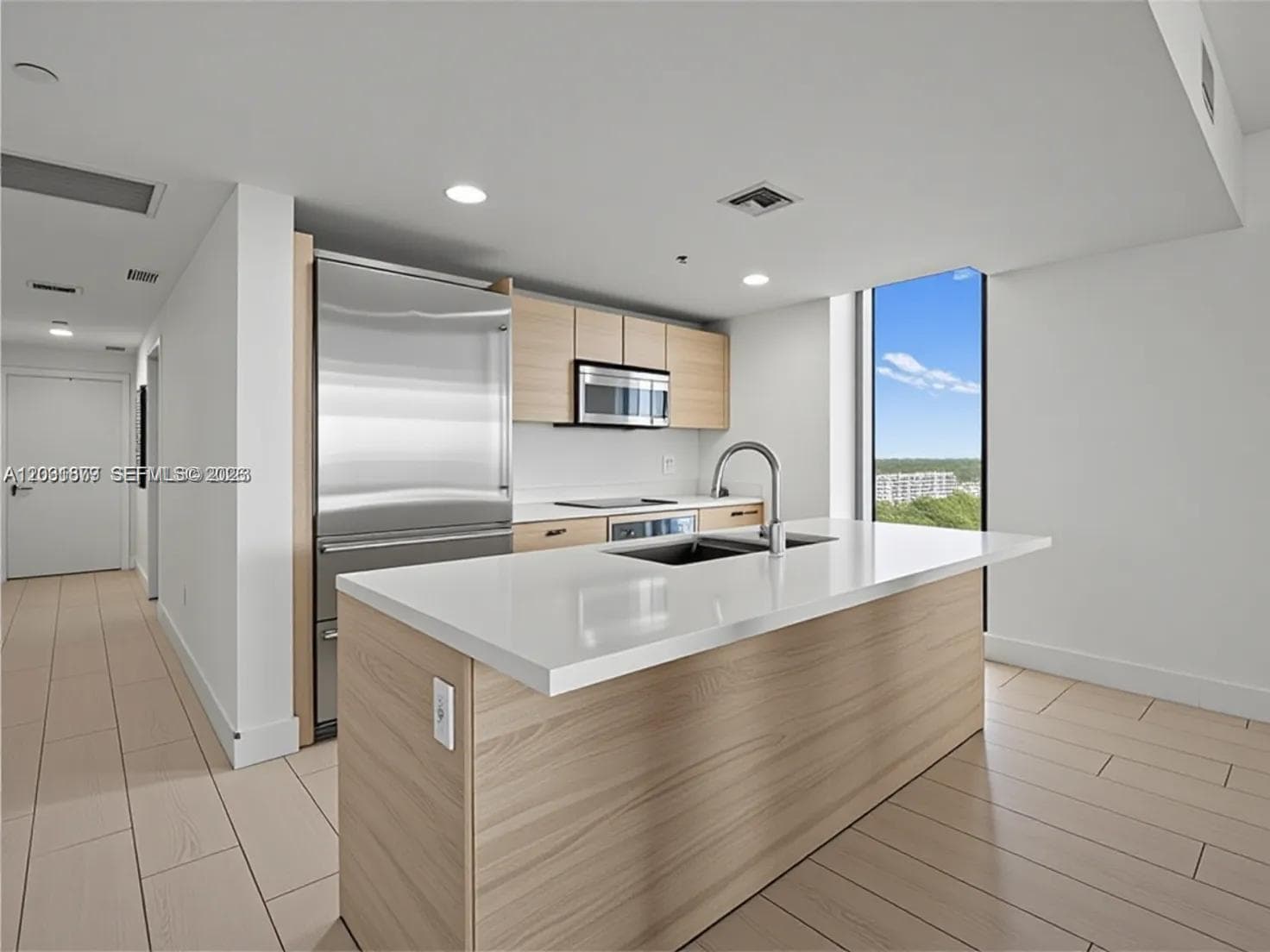 16385 Biscayne Blvd 1615 photo 10