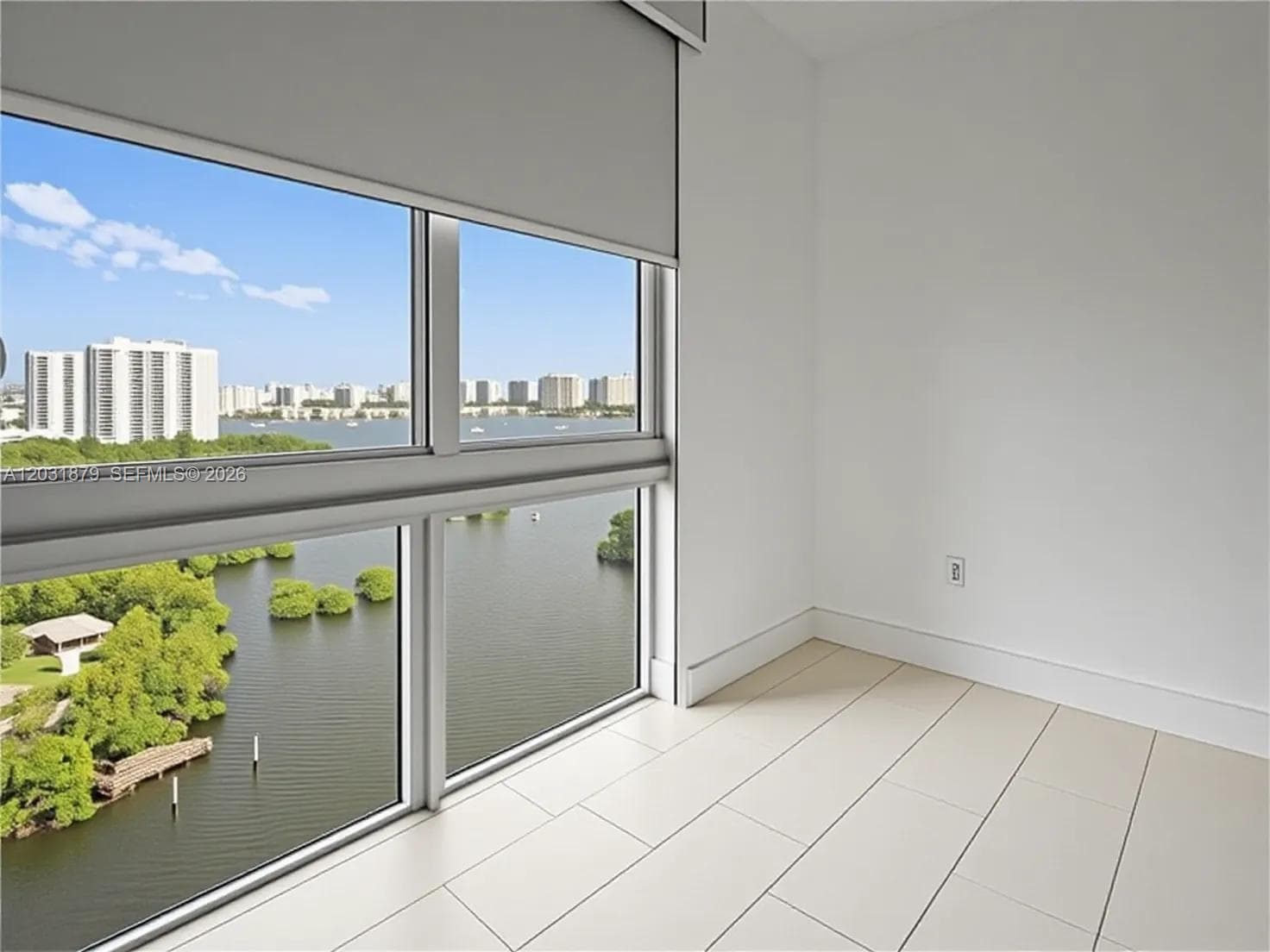 16385 Biscayne Blvd 1615 photo 15