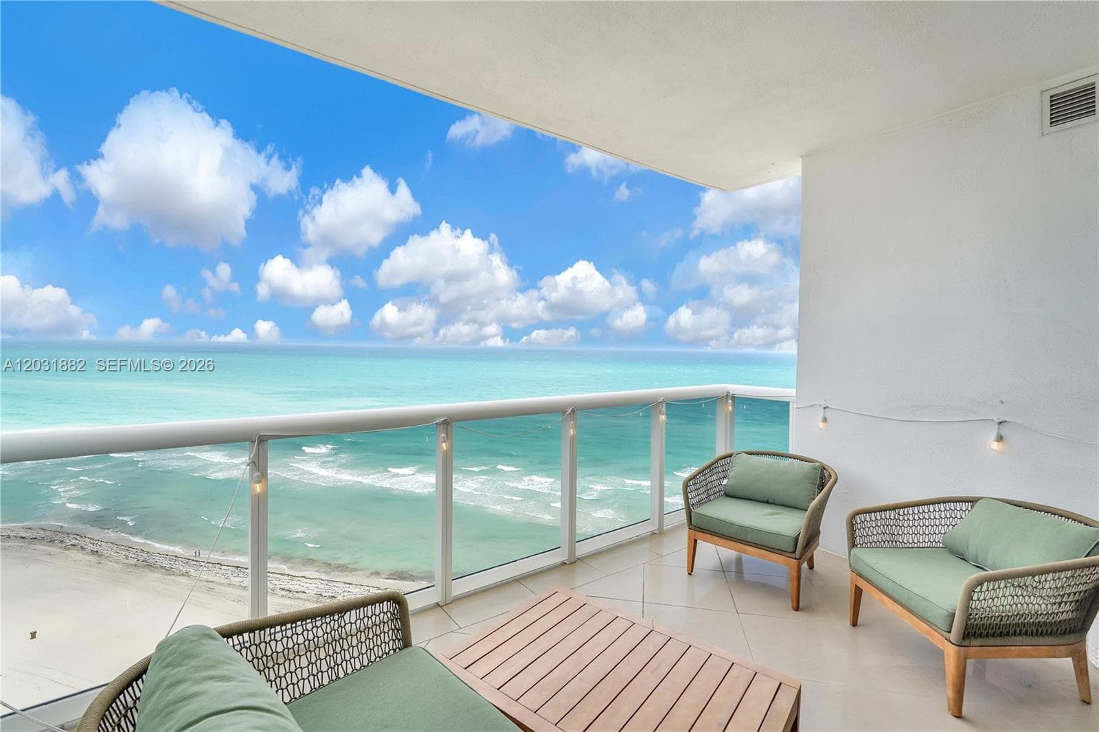 18201 Collins Ave 2008A photo 1