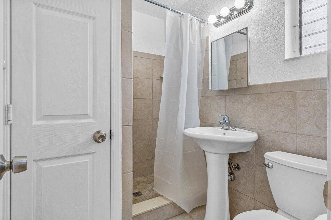 751 Hummingbird Way 1 photo 10