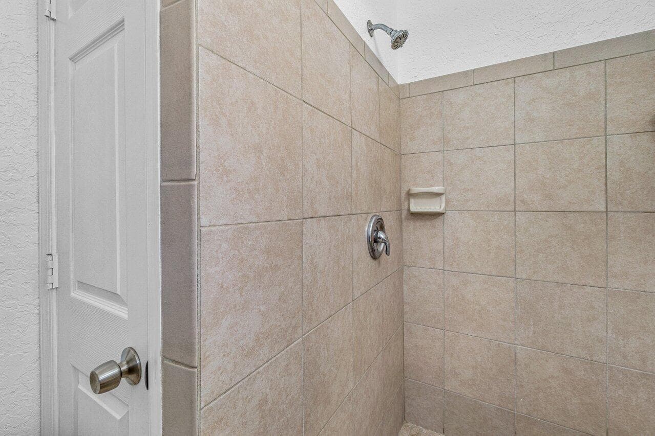 751 Hummingbird Way 1 photo 11