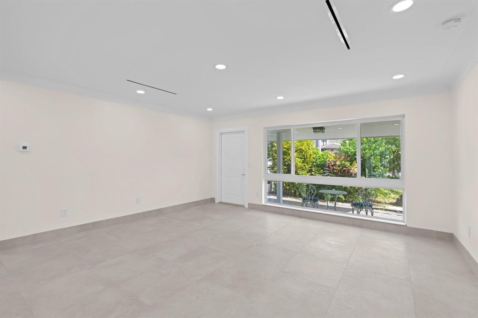 391 SE 7th Avenue photo 25