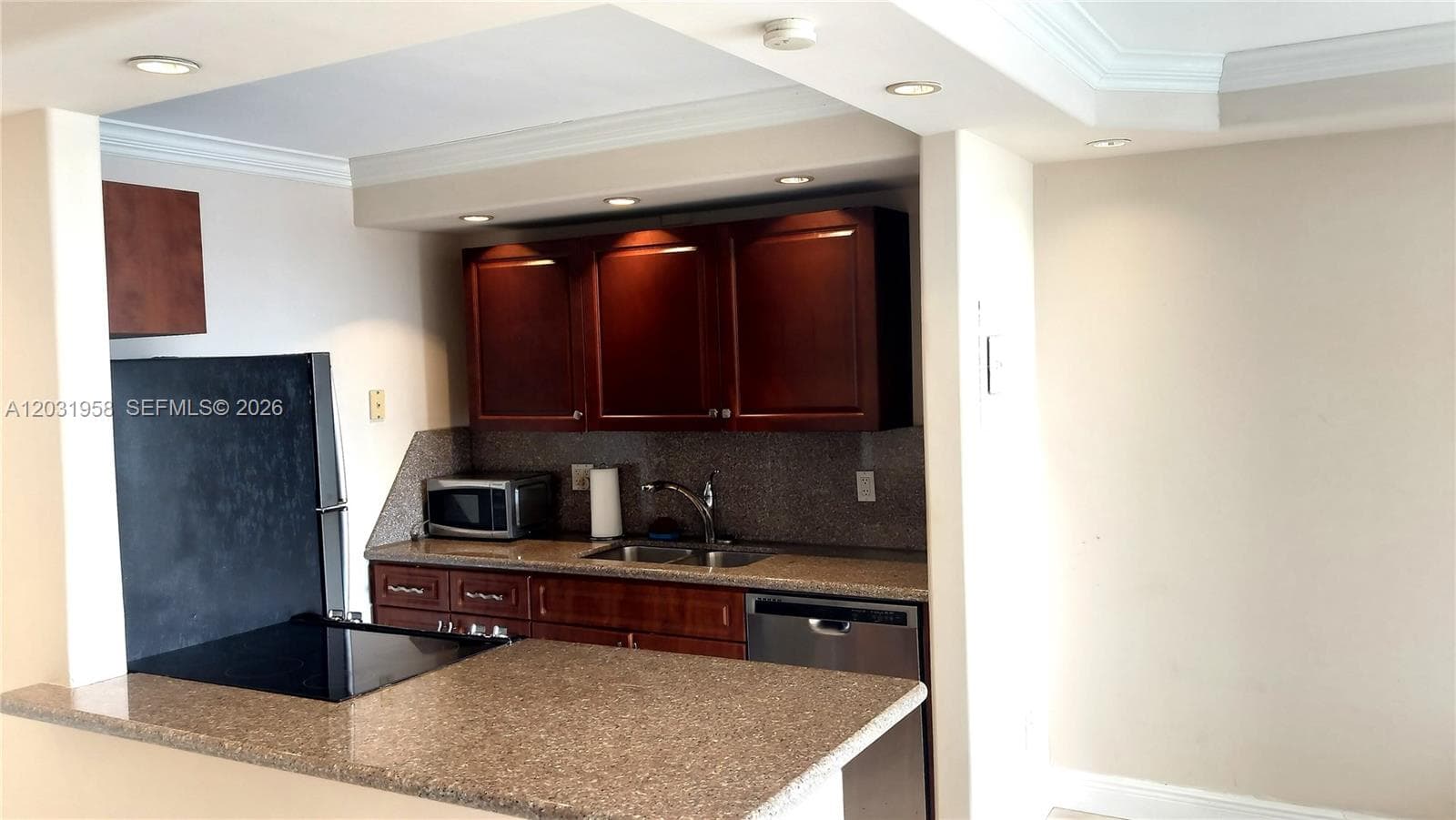 2020 NE 135th St 506 photo 22