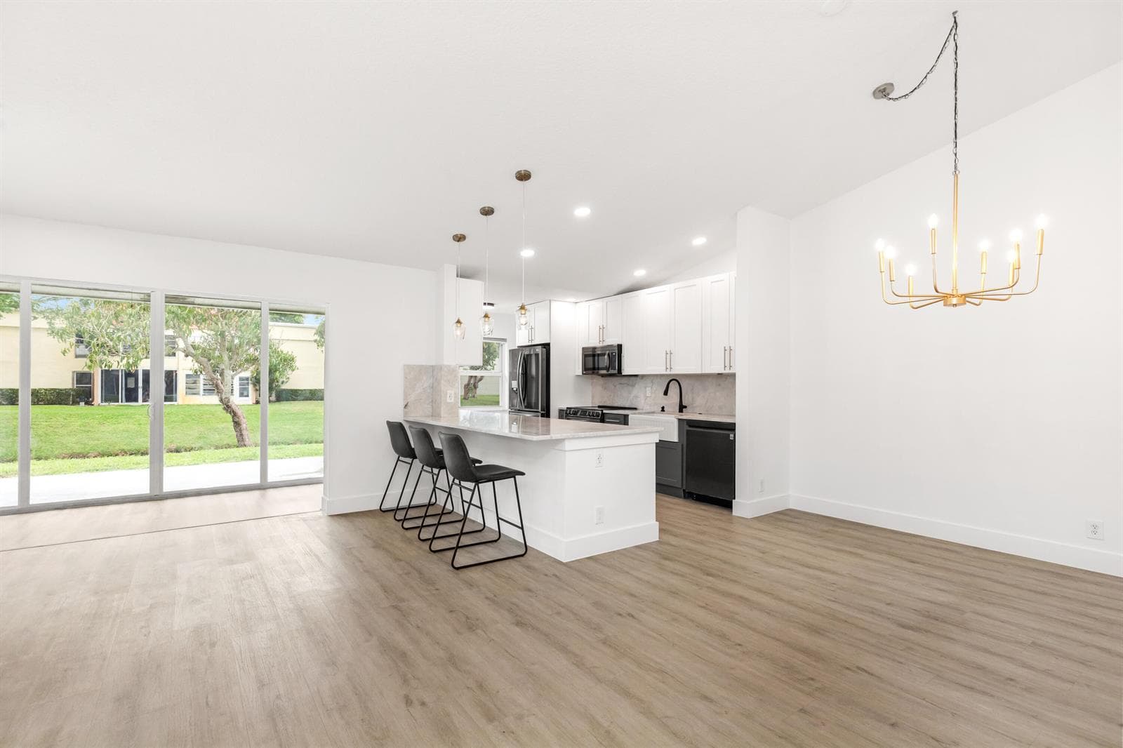 2737 Zorno Way photo 13