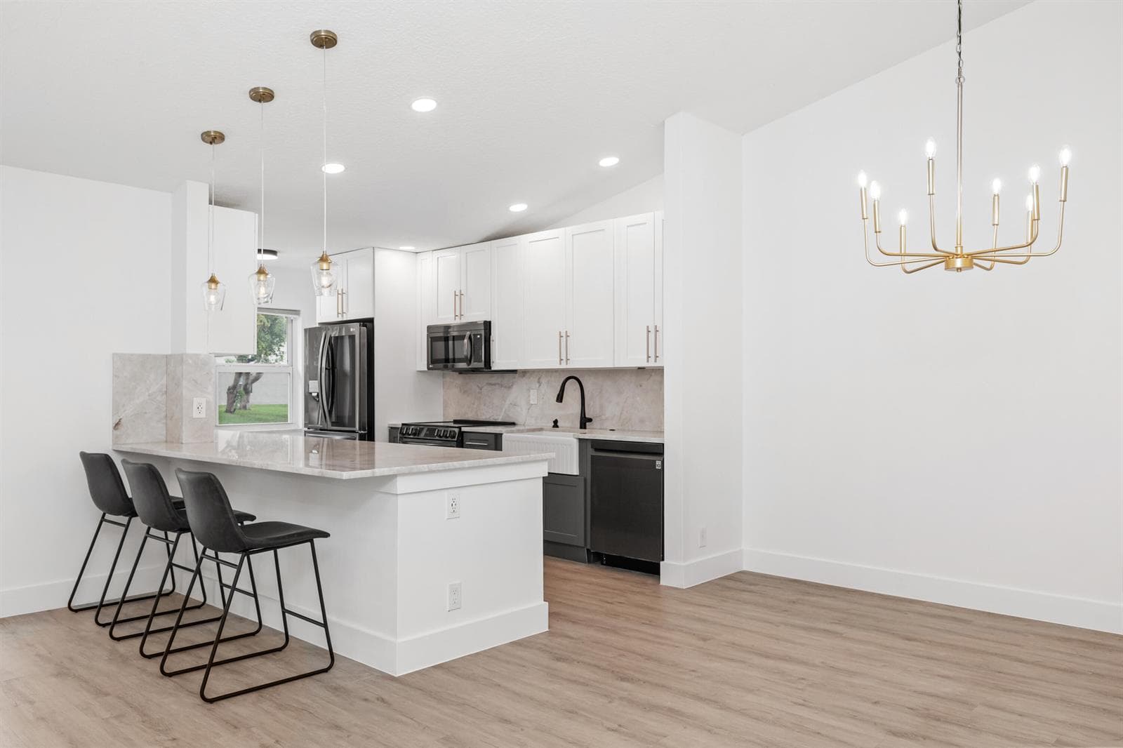 2737 Zorno Way photo 12