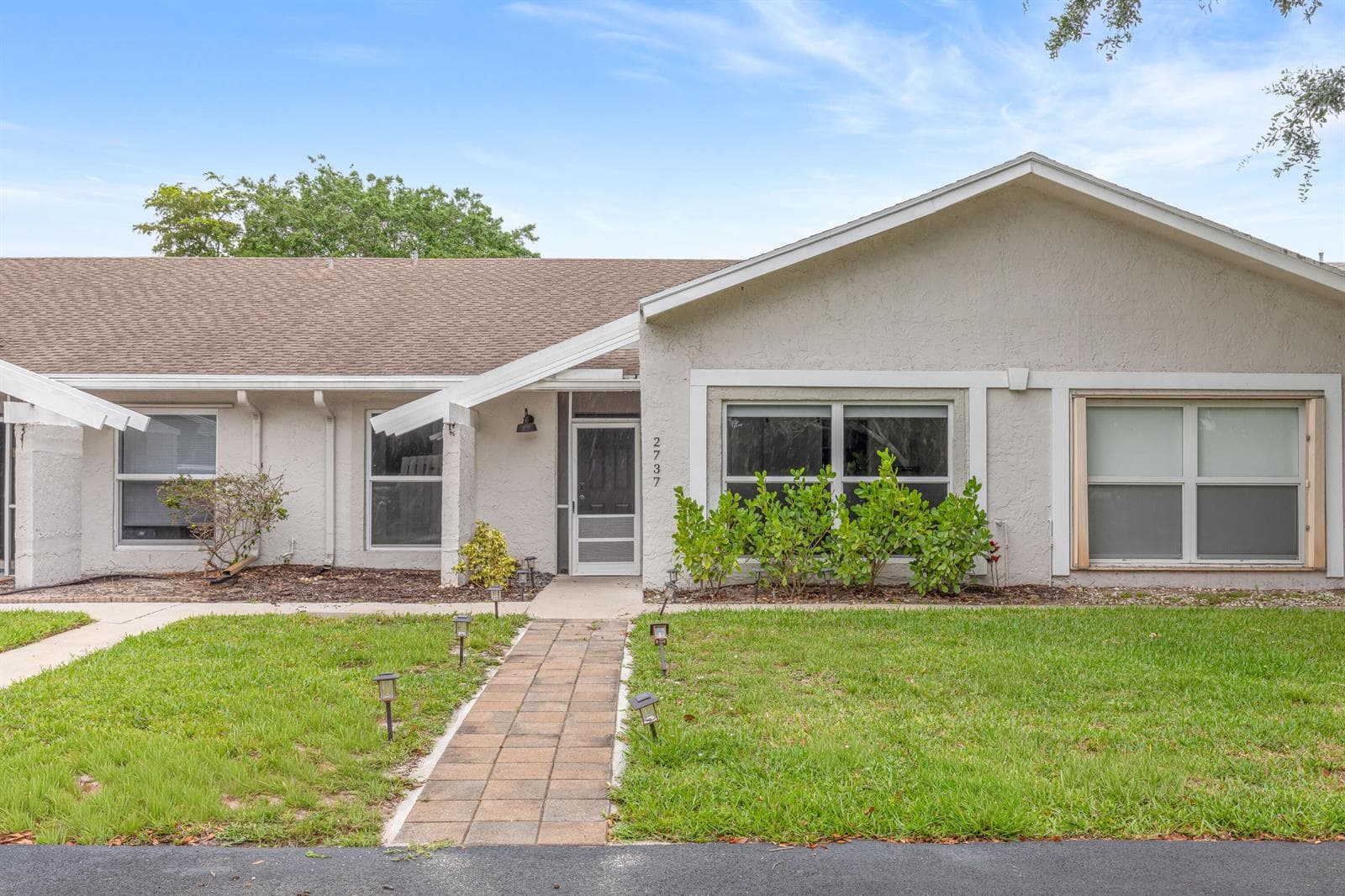 2737 Zorno Way photo 1