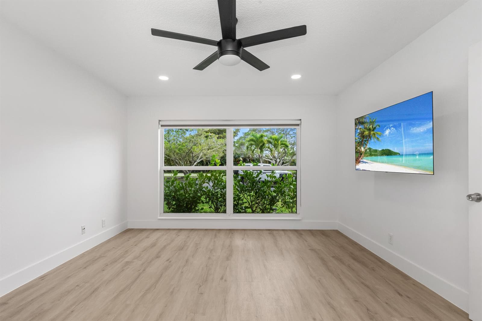 2737 Zorno Way photo 24