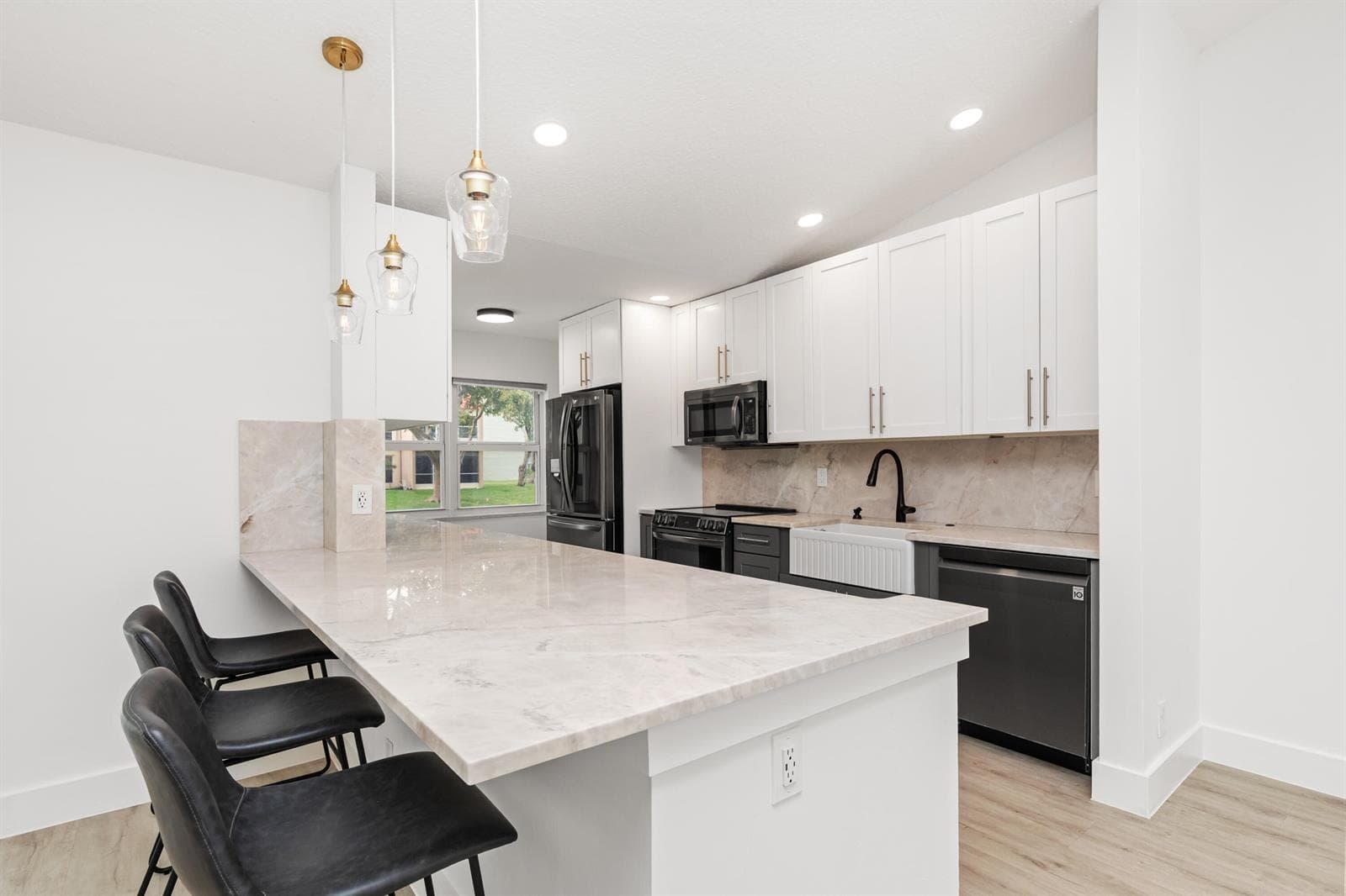 2737 Zorno Way photo 11
