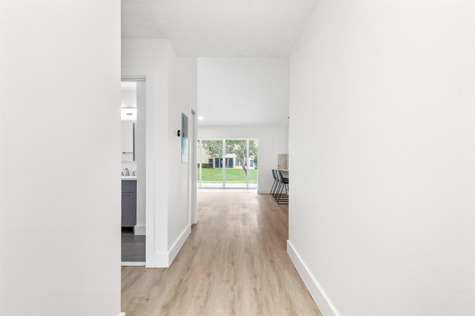 2737 Zorno Way photo 4