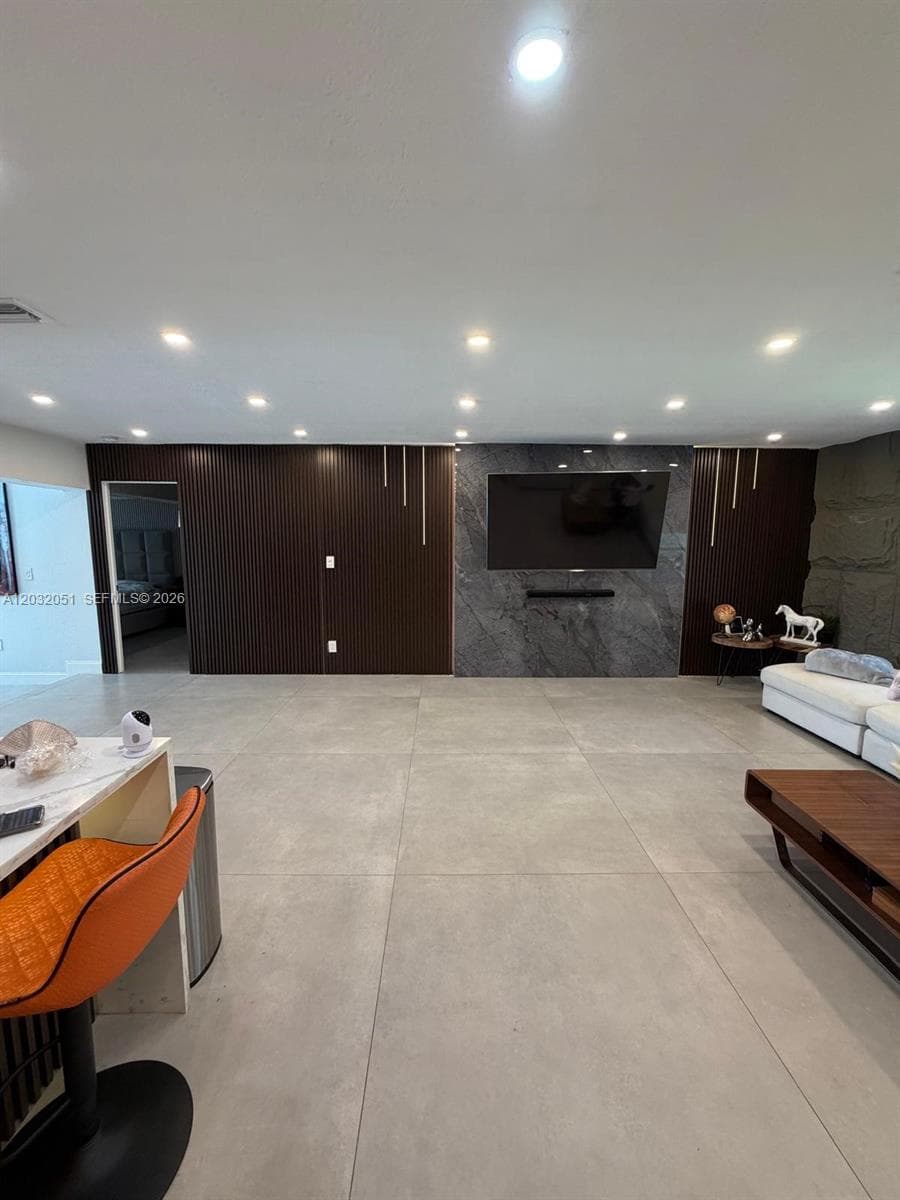 2810 Riverland Rd photo 11