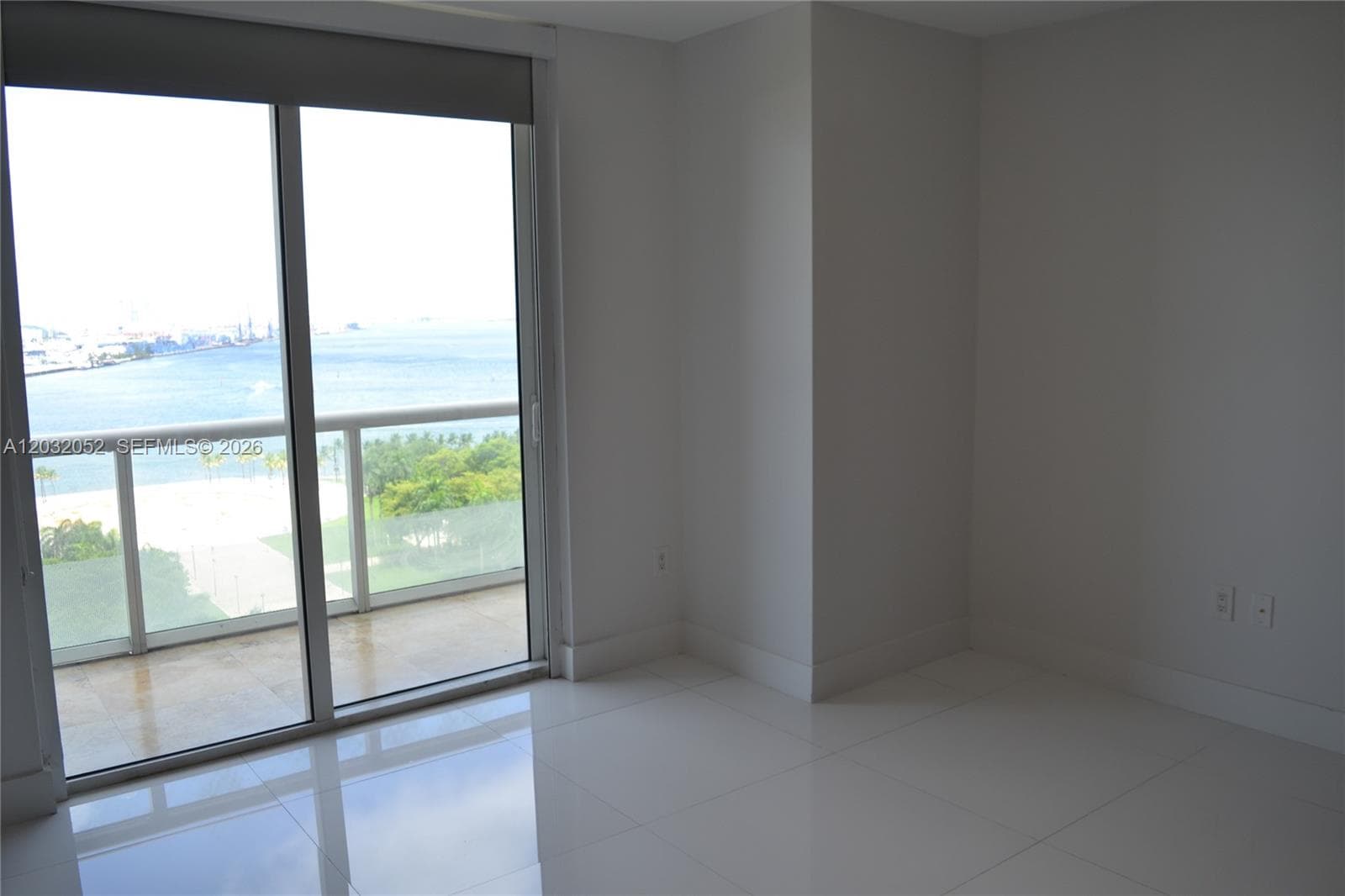 50 Biscayne Blvd 1408 photo 12