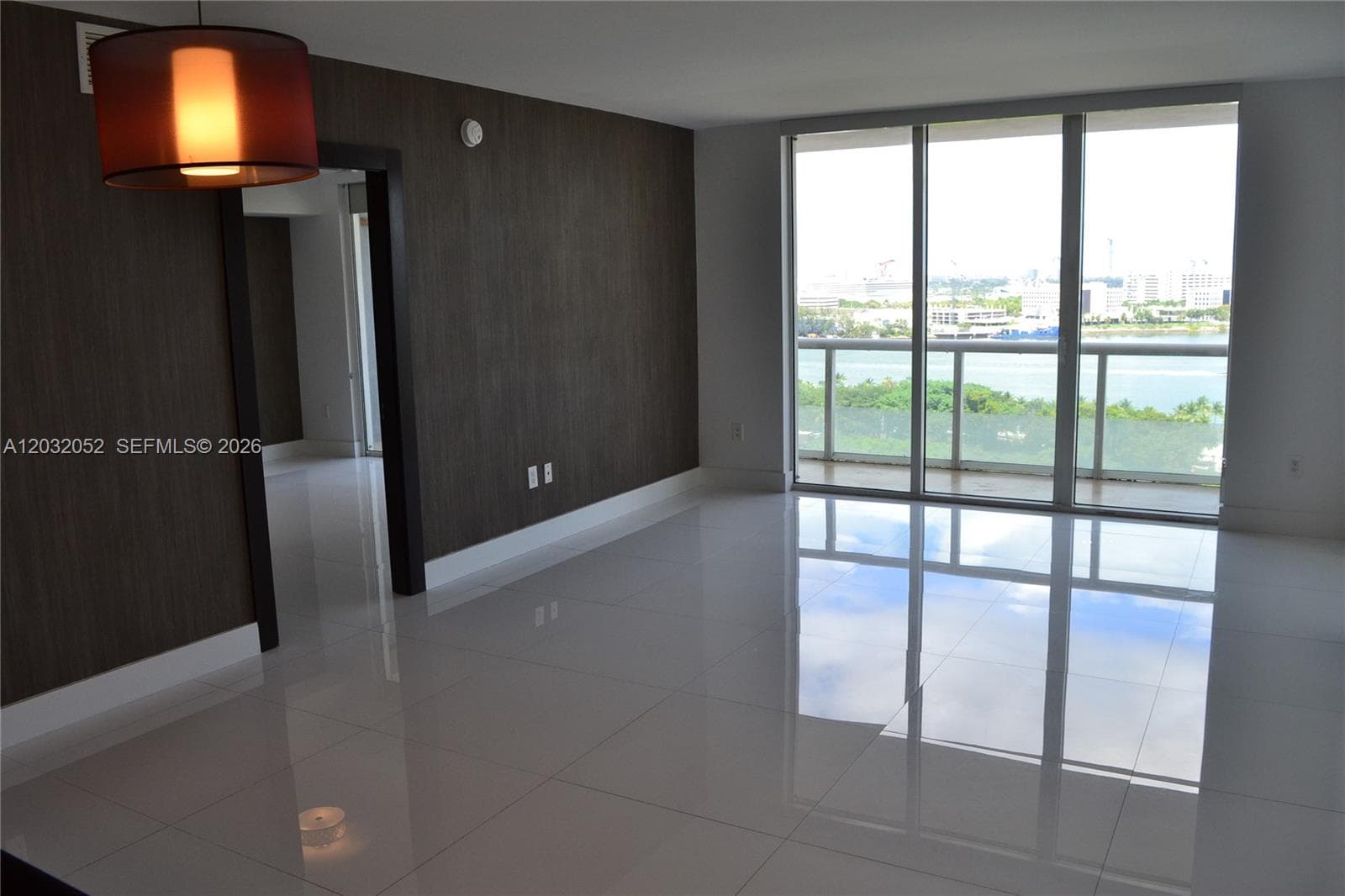 50 Biscayne Blvd 1408 photo 3