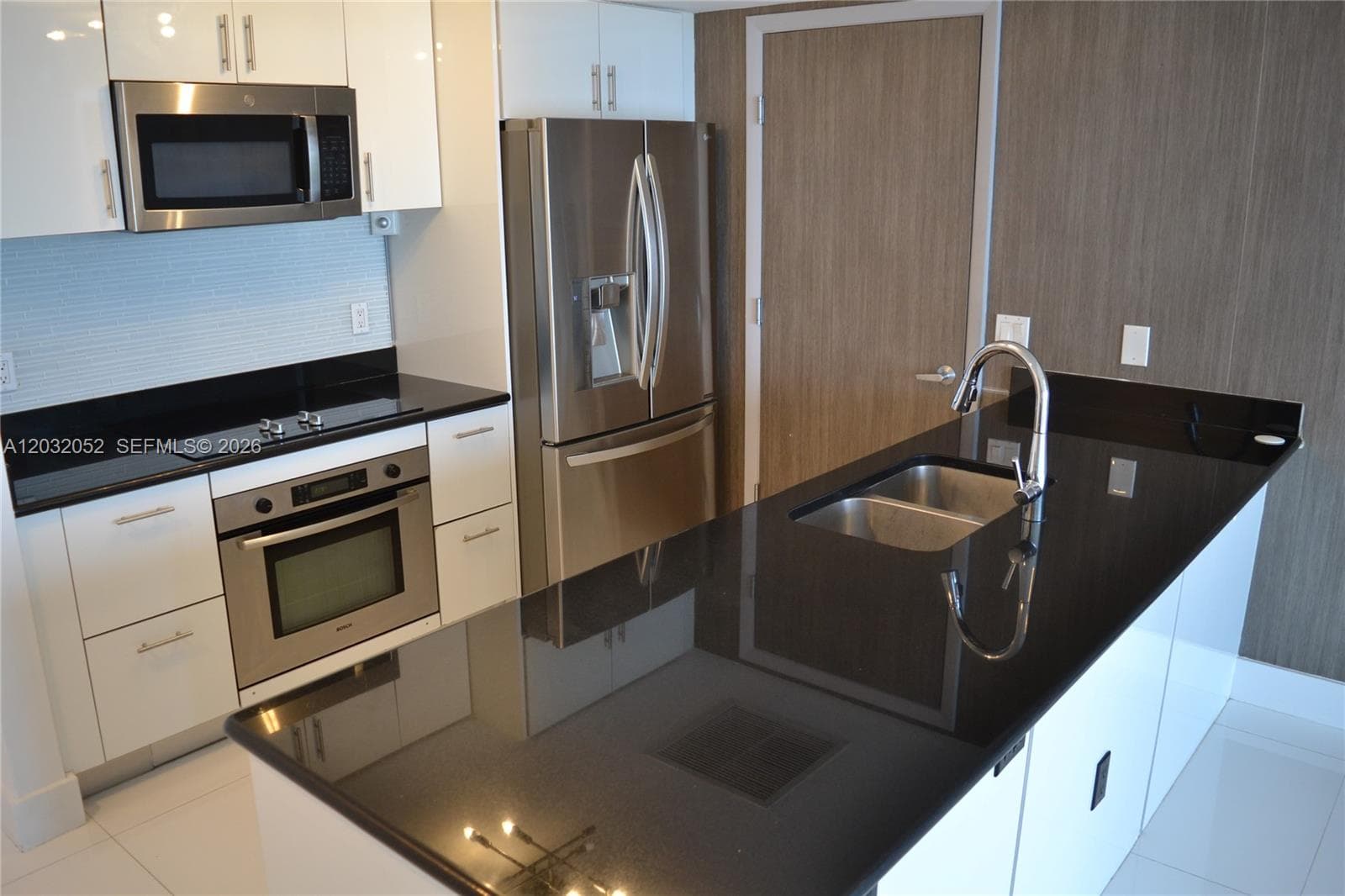 50 Biscayne Blvd 1408 photo 5